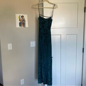 Lulu’s green maxi dress